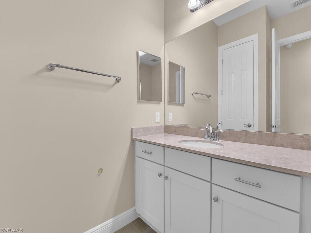 10093 Avalon Lake Cir, Fort Myers, FL 33913 Photo