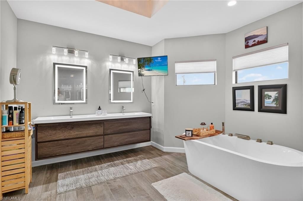 230 NE 18th St , Cape Coral, FL 33909 Photo