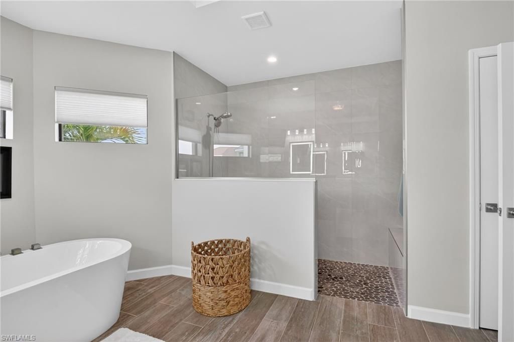 230 NE 18th St , Cape Coral, FL 33909 Photo