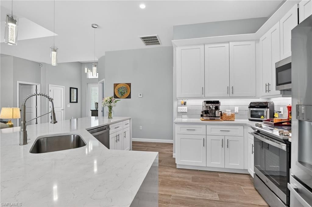 230 NE 18th St , Cape Coral, FL 33909 Photo