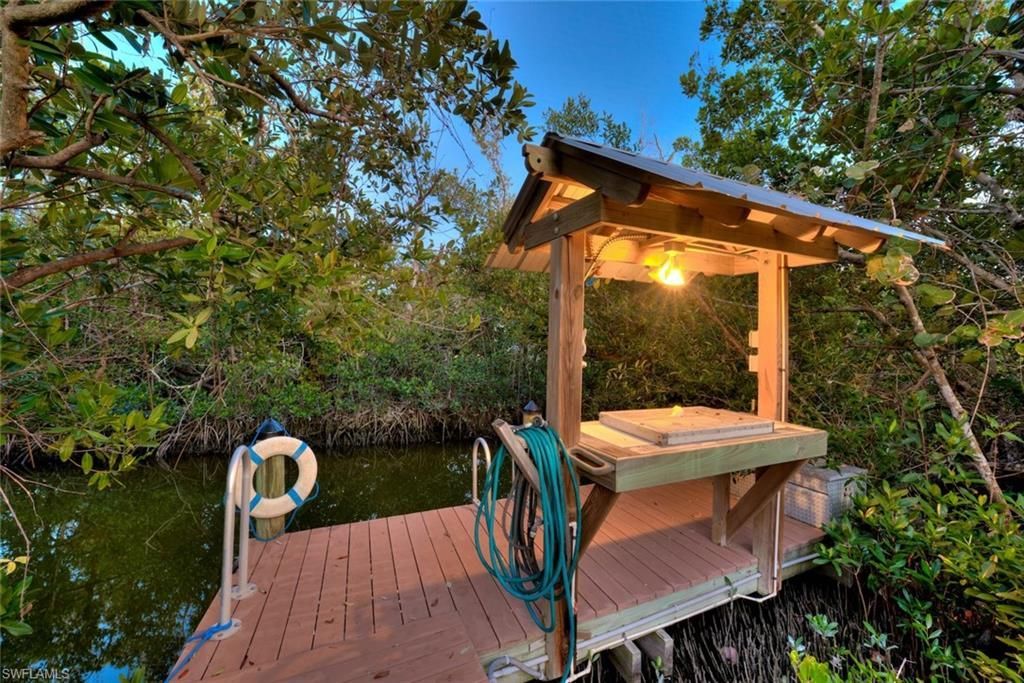 1056 S Yachtsman Dr , Sanibel, FL 33957 Photo