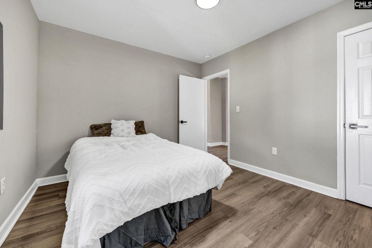 2813 Truman Street Photo 17