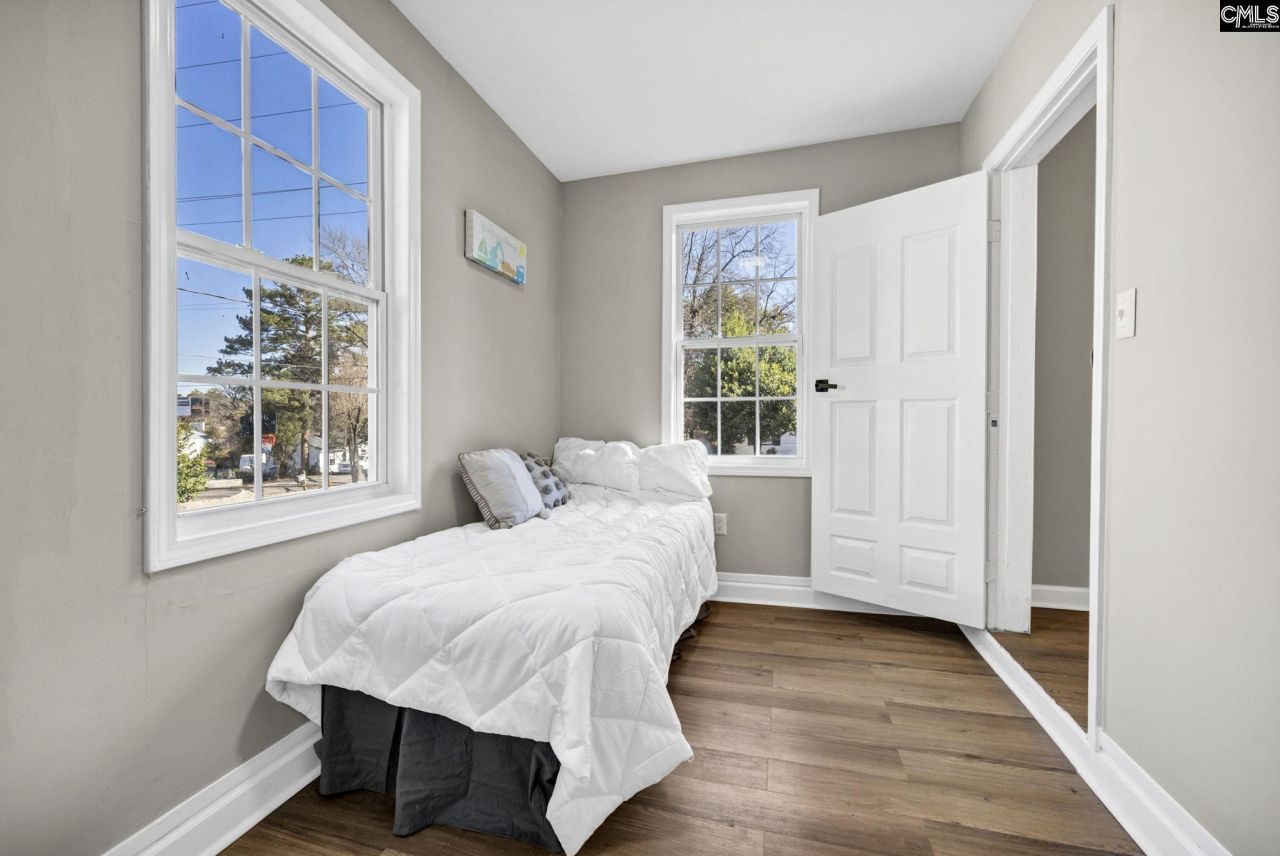 2813 Truman Street Photo 19