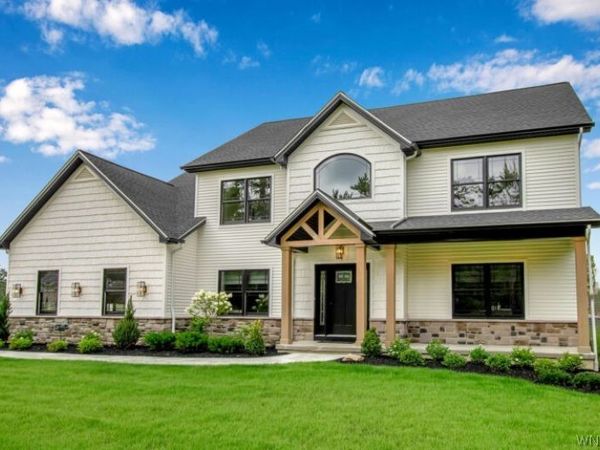 4 Streamsong Court, East Amherst, NY 14051