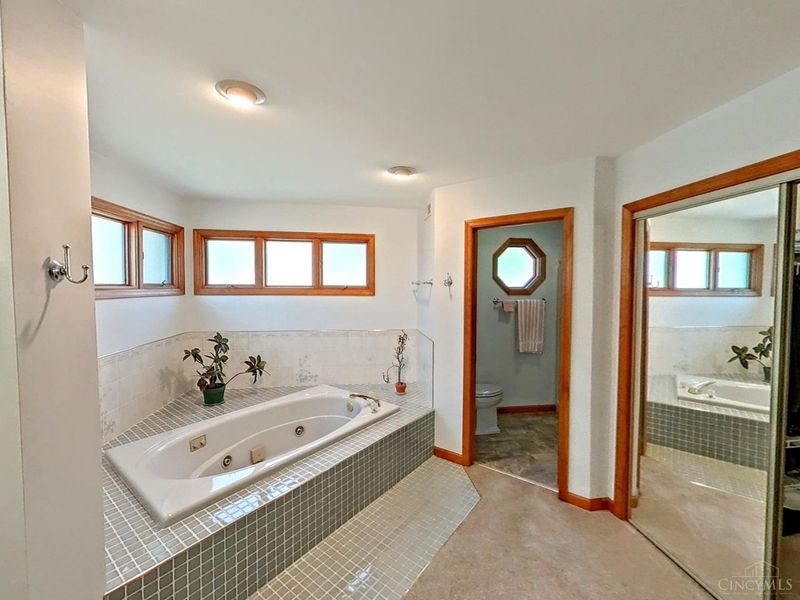 8410 Toddcreek Circle, West Chester, OH 45069 Photo 12