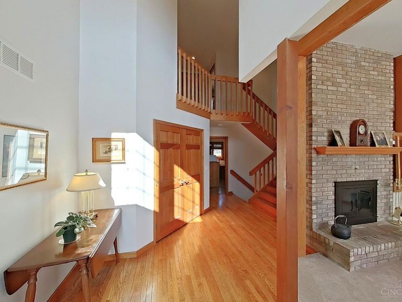 8410 Toddcreek Circle, West Chester, OH 45069 Photo 2