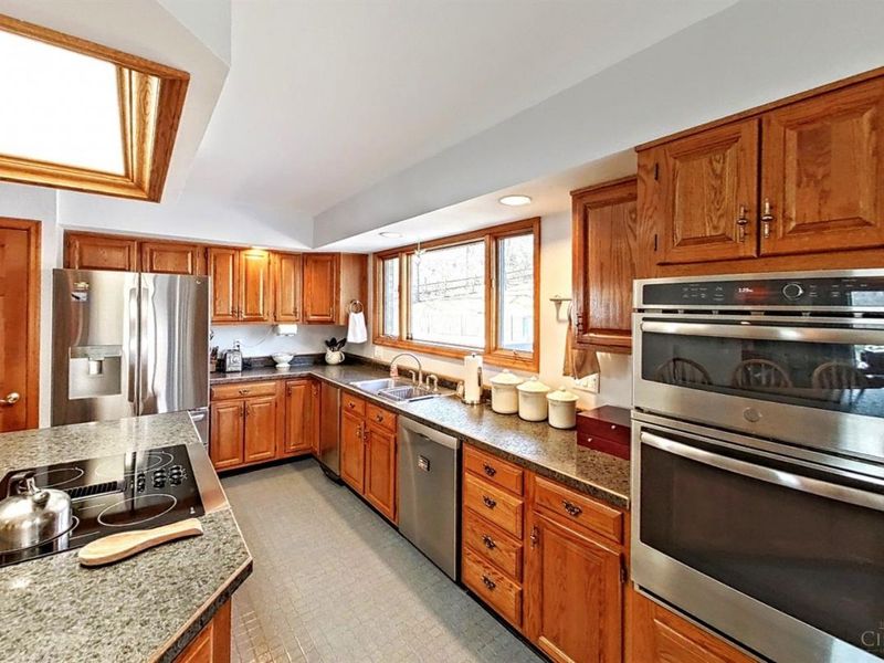 8410 Toddcreek Circle, West Chester, OH 45069 Photo 21