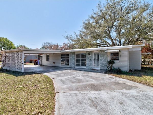 2233 2nd Street SW, Vero Beach, FL 32962