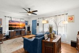 116 Underhill Road photo 4