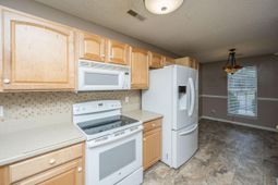 1028 Longview Drive photo 4