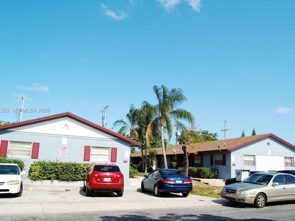 714 S F St , Lake Worth, FL 33460