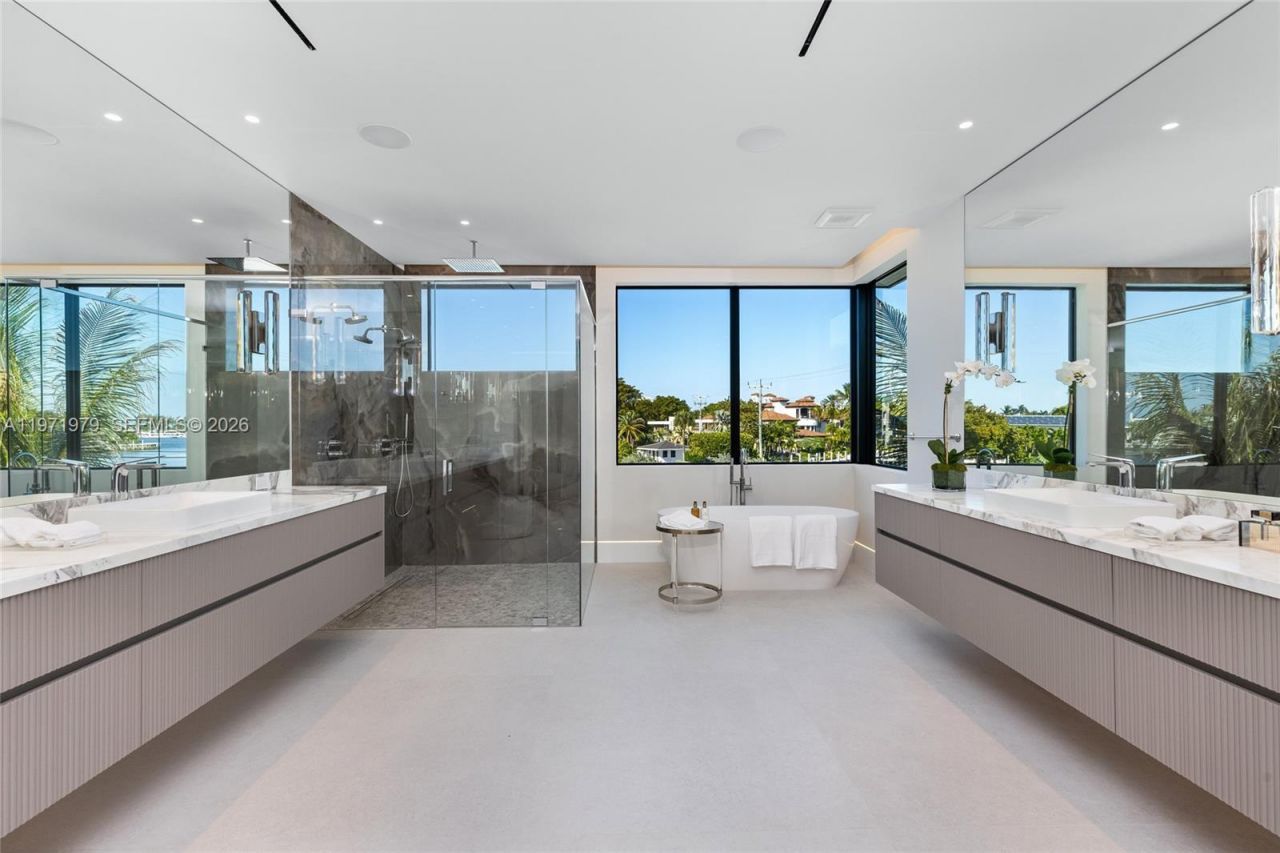 23 Isla Bahia Dr, Fort Lauderdale, FL 33316 Photo