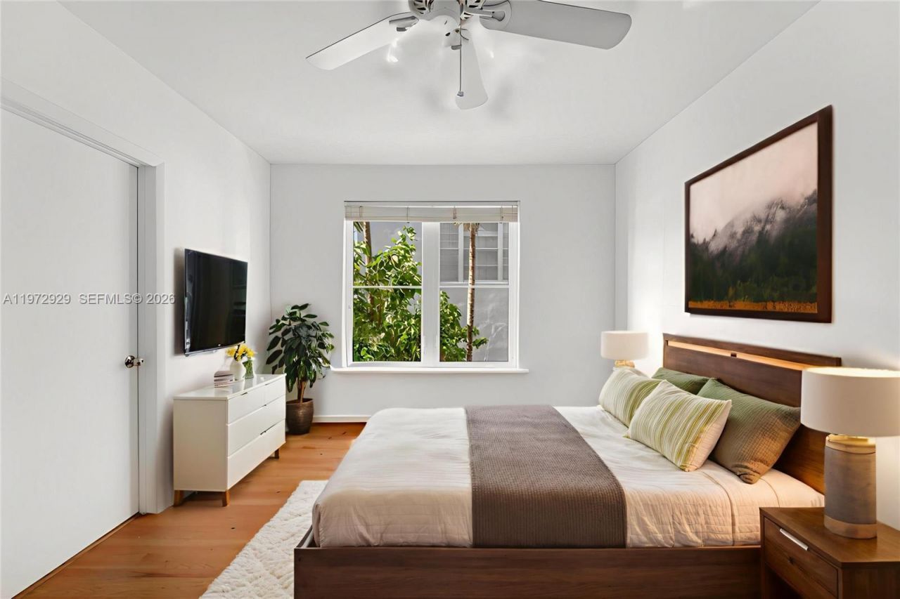 1018 Meridian Ave , Unit 8, Miami Beach, FL 33139 Photo