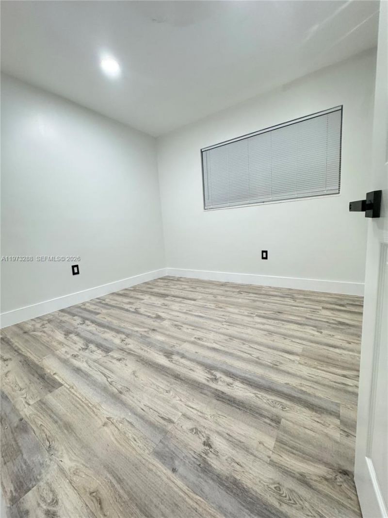 1270 NE 207th Ter , Miami, FL 33179 Photo