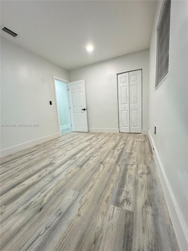 1270 NE 207th Ter , Miami, FL 33179 Photo