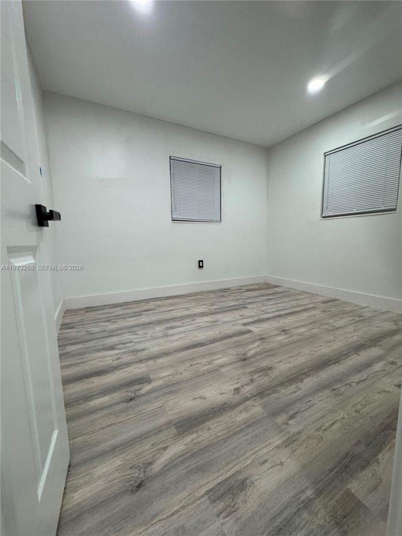 1270 NE 207th Ter , Miami, FL 33179 Photo