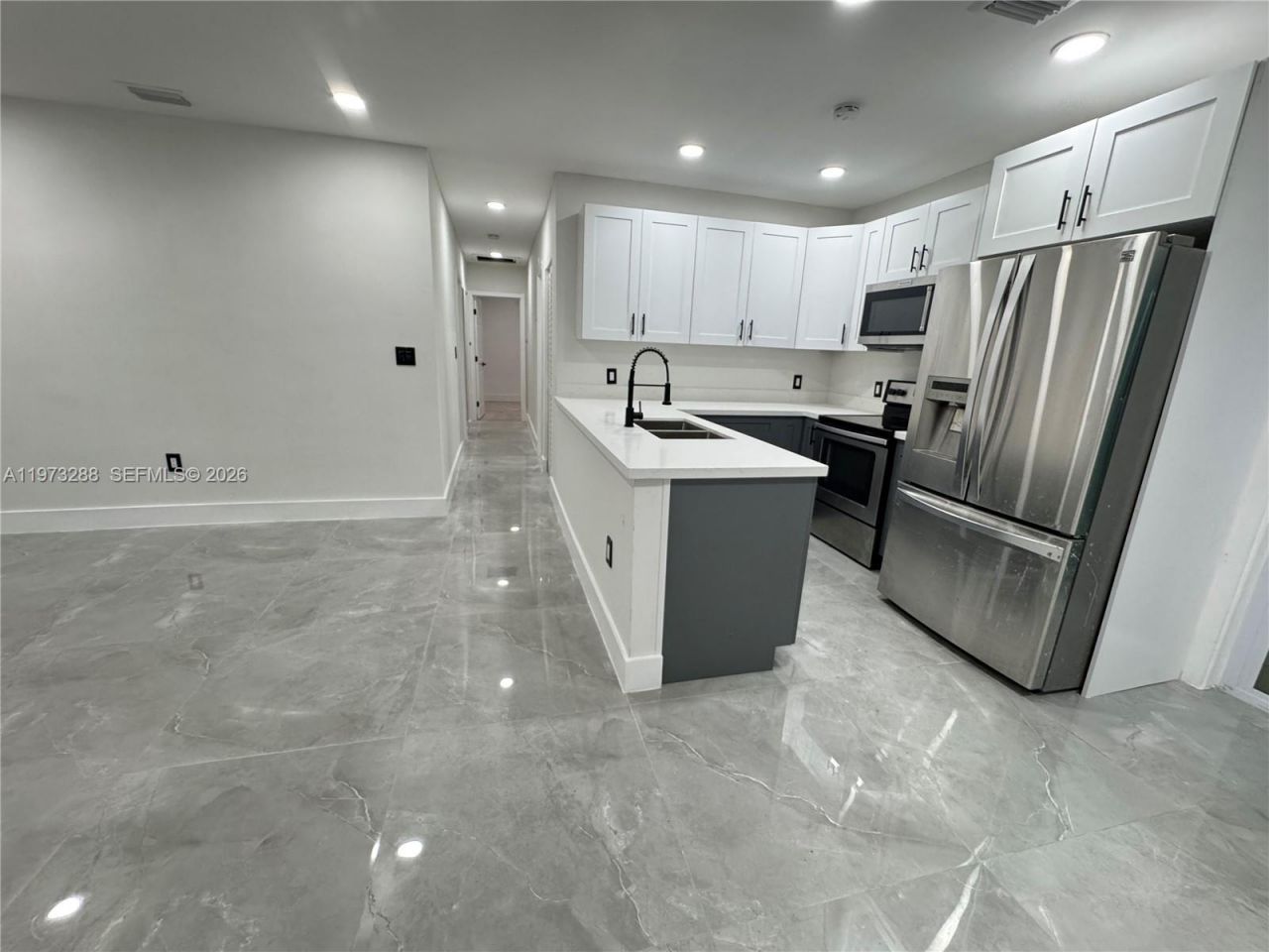 1270 NE 207th Ter , Miami, FL 33179 Photo