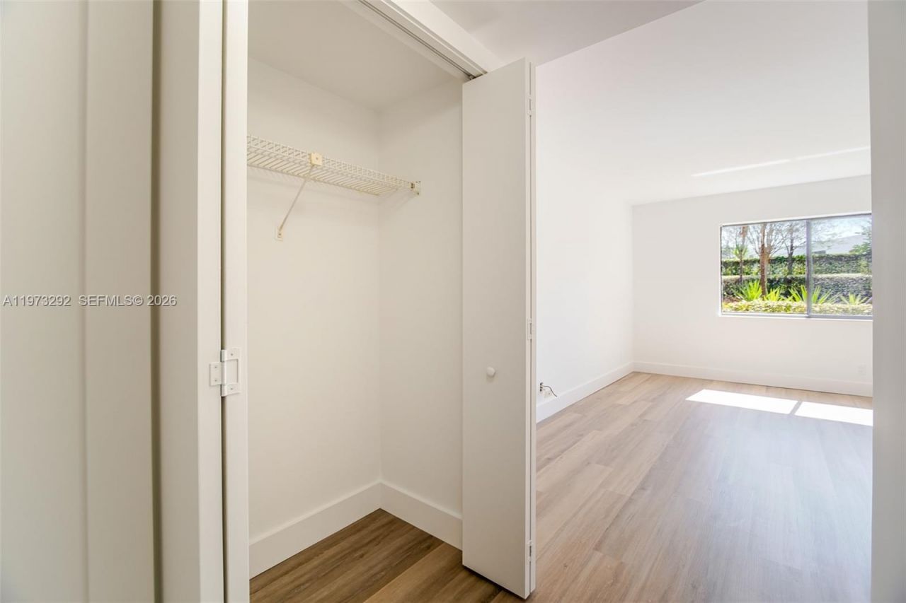 370 Racquet Club Rd , Unit 101, Weston, FL 33326 Photo