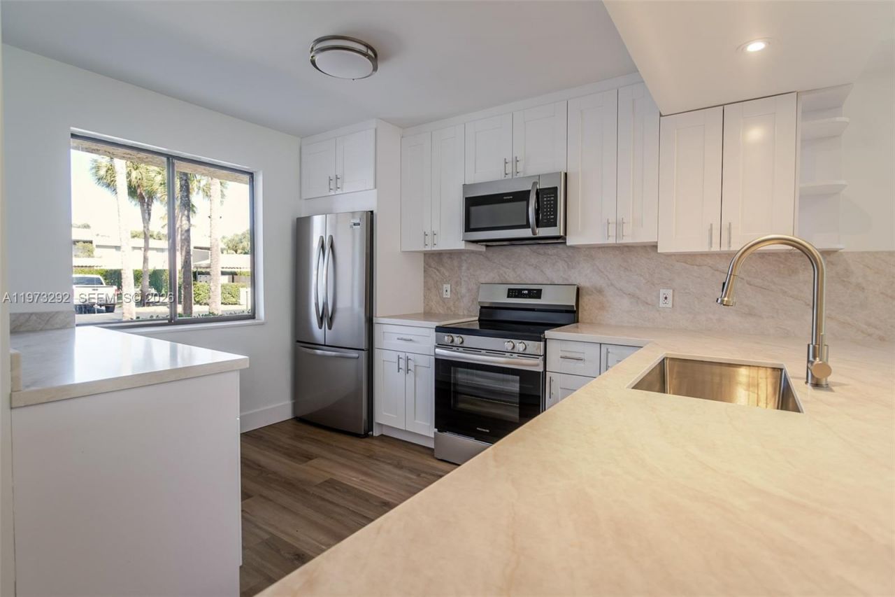 370 Racquet Club Rd , Unit 101, Weston, FL 33326 Photo