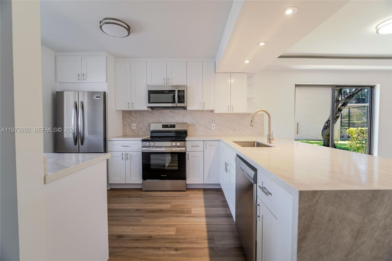 370 Racquet Club Rd , Unit 101, Weston, FL 33326 Photo