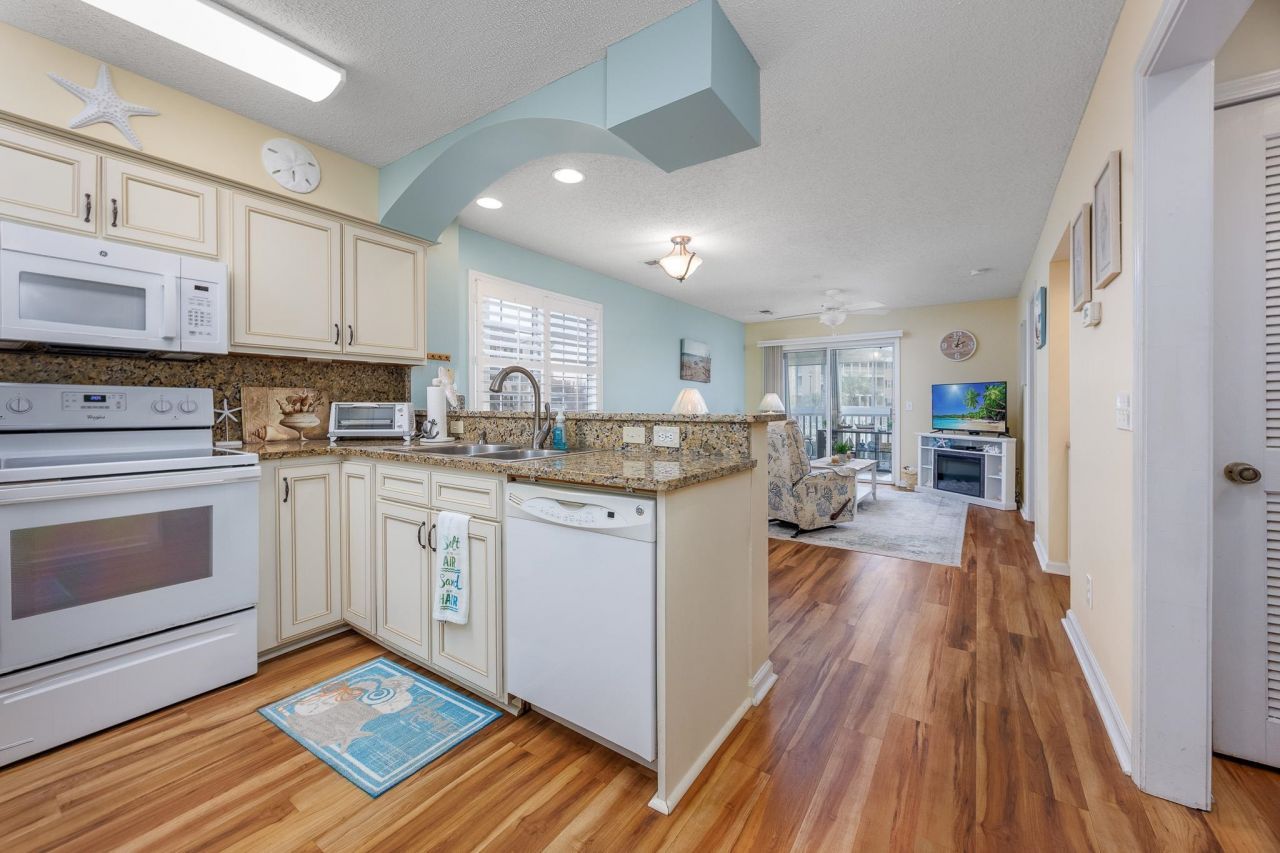 1900 Duffy St.  Photo 6