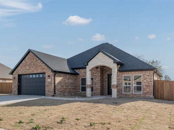 503 Limestone Circle, Mabank, TX 75147