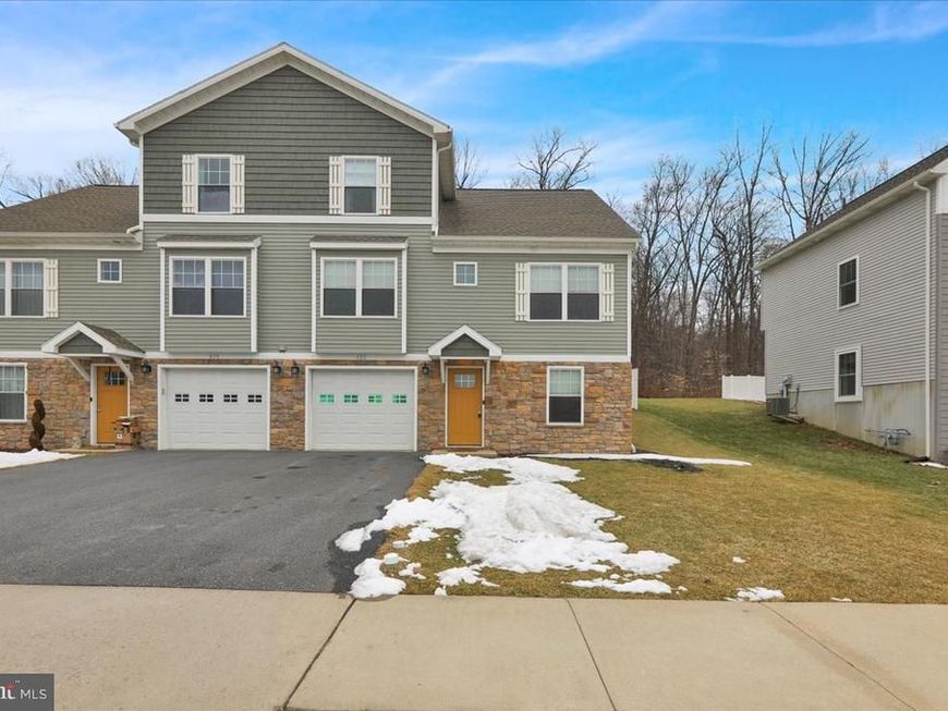 422 Smokering Drive, Robesonia, PA 19551 Main Photo