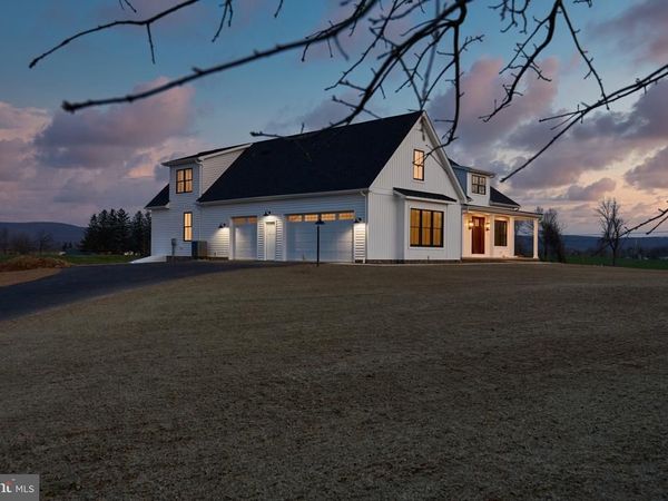 1 PEYTON DRIVE, CARLISLE, PA 17015