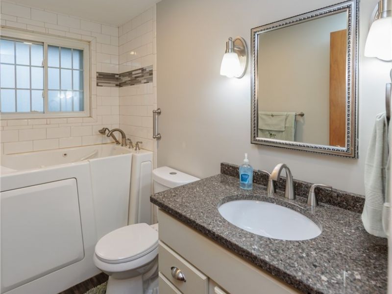 913 Rosewood Drive, Elyria, OH 44035 Photo 24