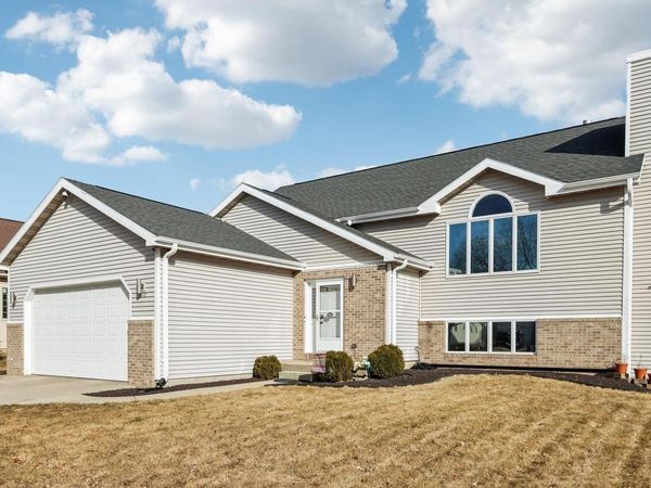 810 N Parkview Street, Cottage Grove, WI 53527