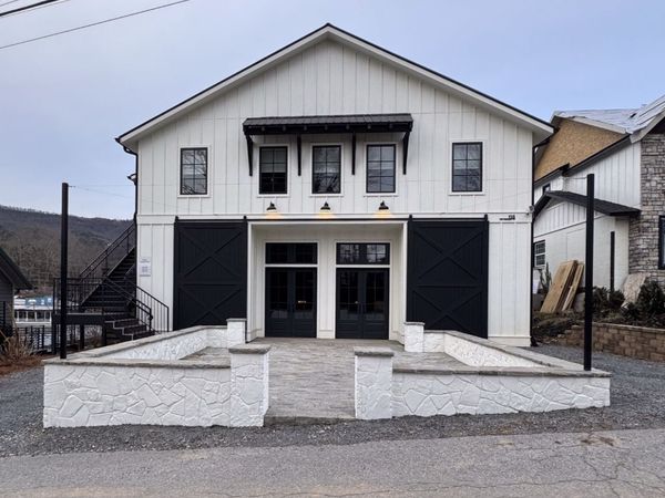 118 Oak Crescent Circle, Clayton, GA 30525