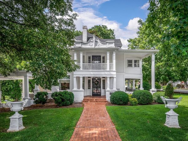 105 N Church St, Sparta, TN 38583