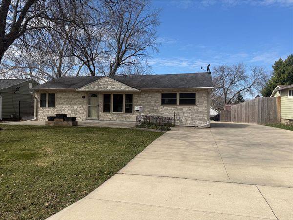 6006 SW 15th Street, Des Moines, IA 50315