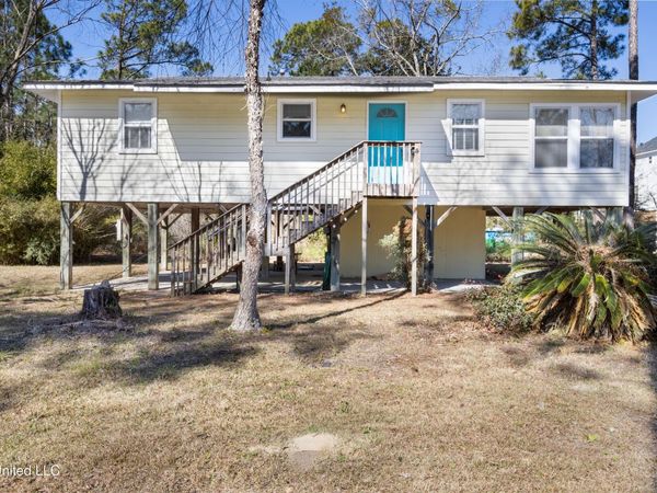 101 Poindexter Drive, Pass Christian, MS 39571