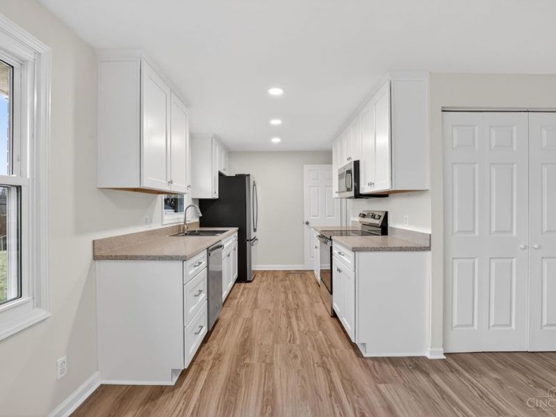 694 Park Avenue, Springdale, OH 45246 Photo 19