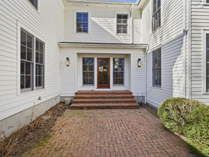 9200 Indian Hill Road, Indian Hill, OH 45243 Photo 2