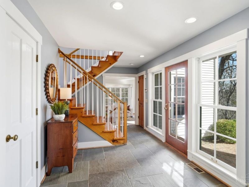 9200 Indian Hill Road, Indian Hill, OH 45243 Photo 3