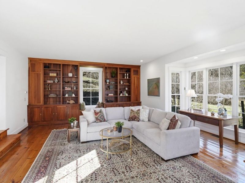 9200 Indian Hill Road, Indian Hill, OH 45243 Photo 4