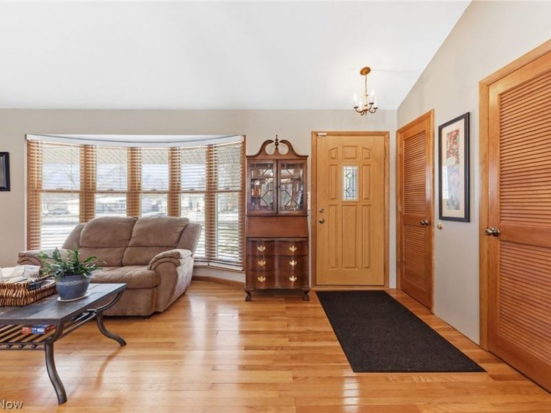 5729 Forest Ridge Drive, North Olmsted, OH 44070 Photo 12