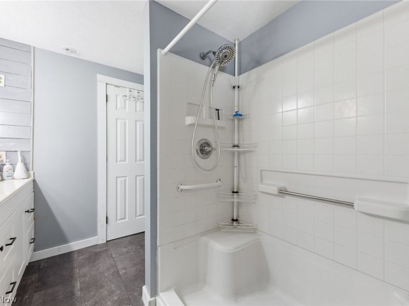 5729 Forest Ridge Drive, North Olmsted, OH 44070 Photo 23