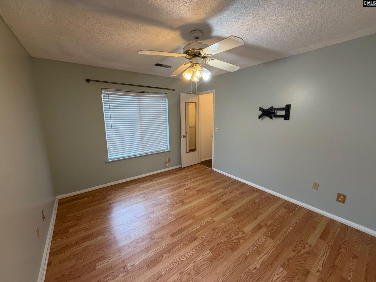 229 Windsor Point Road  Photo 6