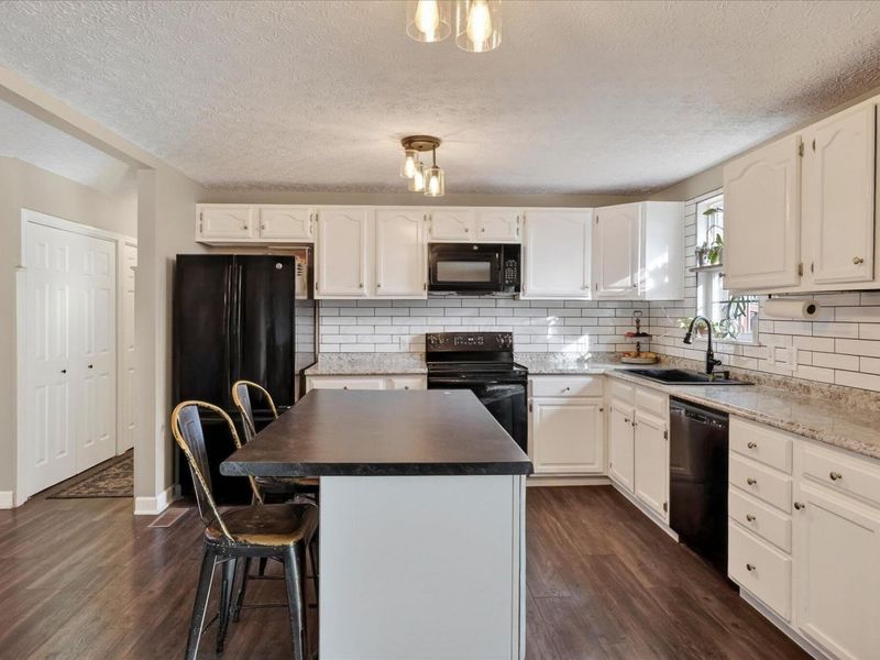 242 Jacqueline Drive, London, OH 43140 Photo 11