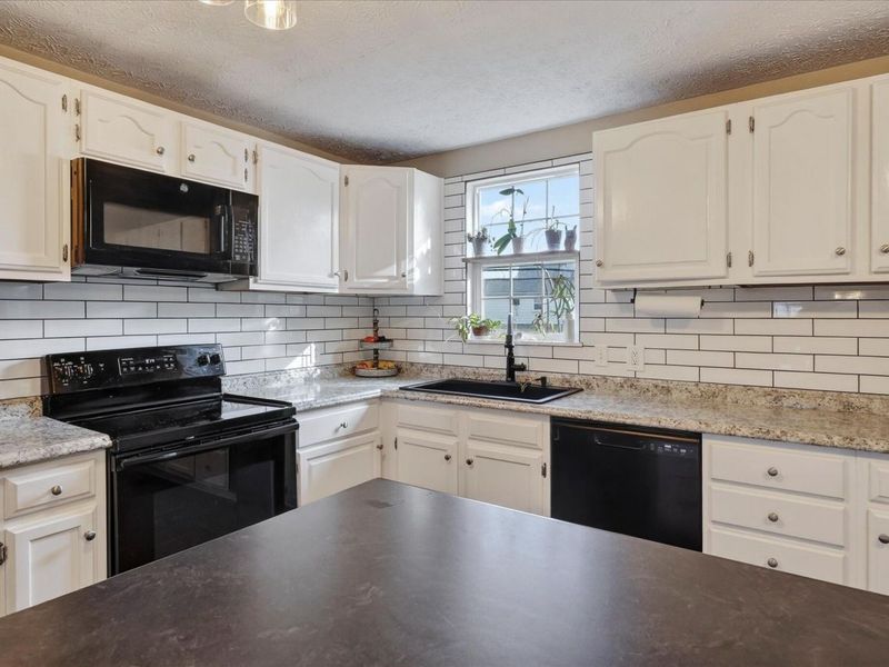 242 Jacqueline Drive, London, OH 43140 Photo 13