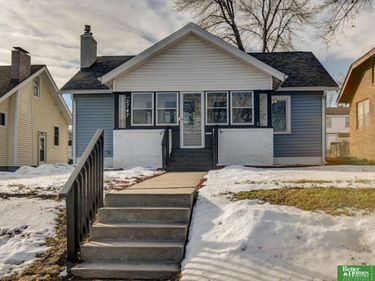 2747 Iowa Street, Omaha, NE 68112