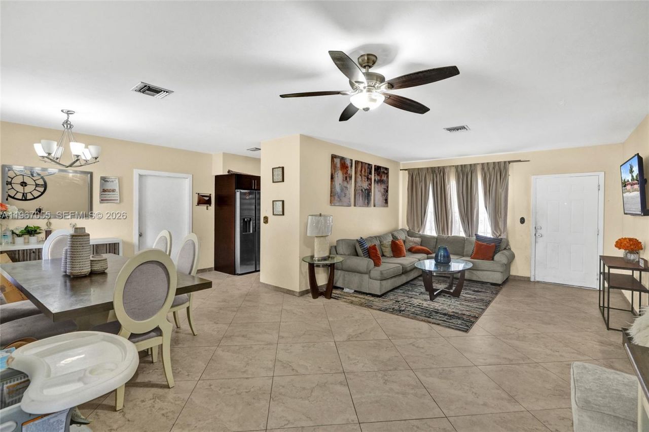 1775 NE 147th St, Miami, FL 33181 Photo