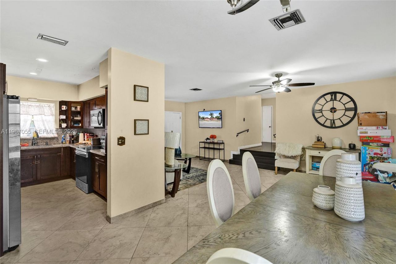 1775 NE 147th St, Miami, FL 33181 Photo