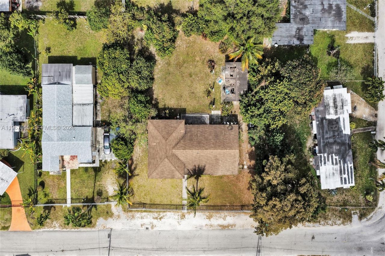 1775 NE 147th St, Miami, FL 33181 Photo