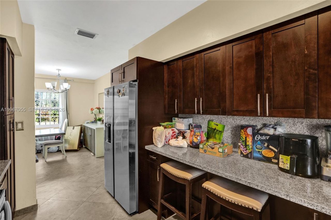 1775 NE 147th St, Miami, FL 33181 Photo