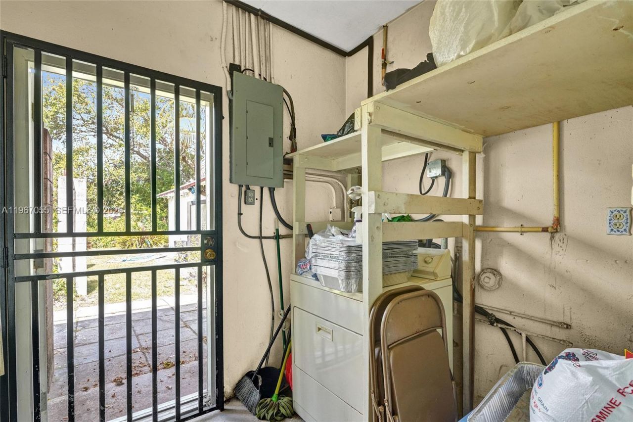 1775 NE 147th St, Miami, FL 33181 Photo