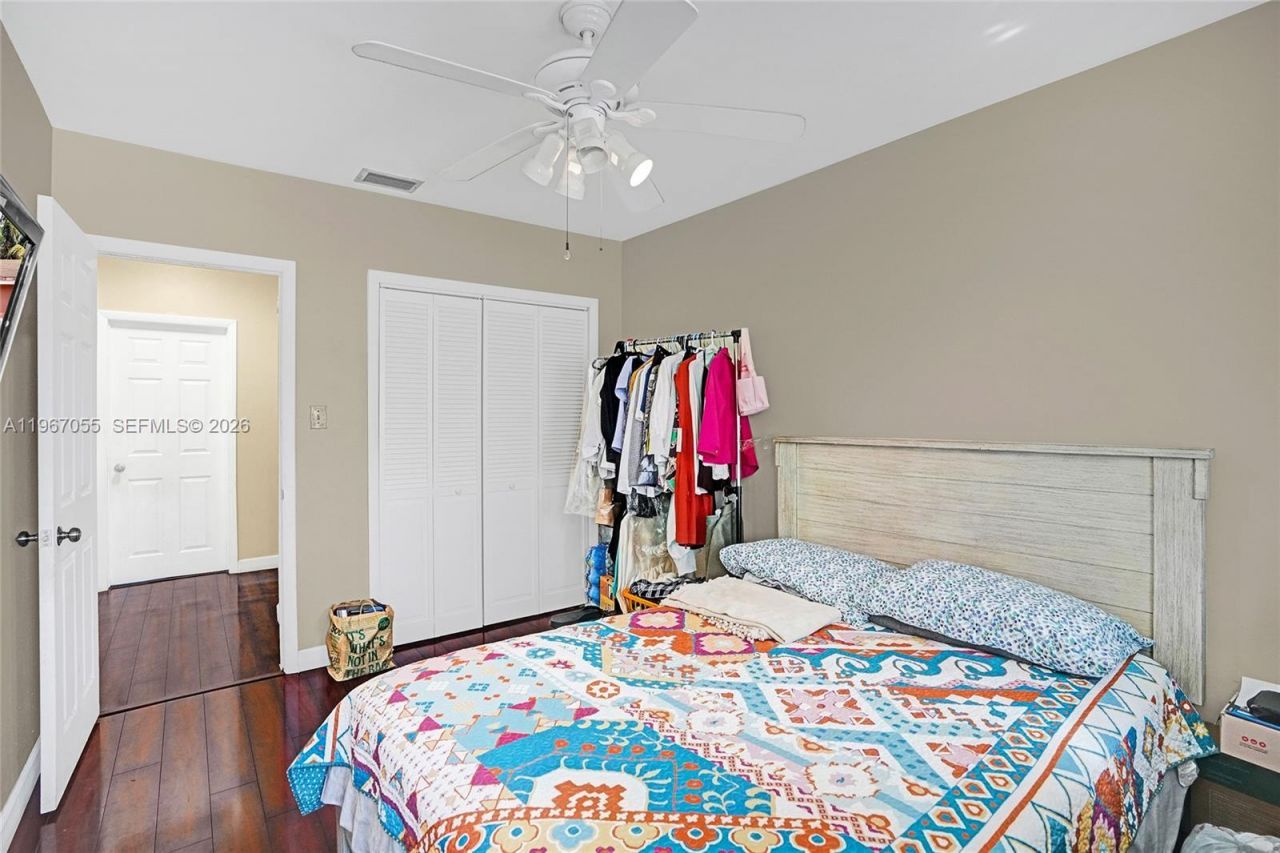 1775 NE 147th St, Miami, FL 33181 Photo